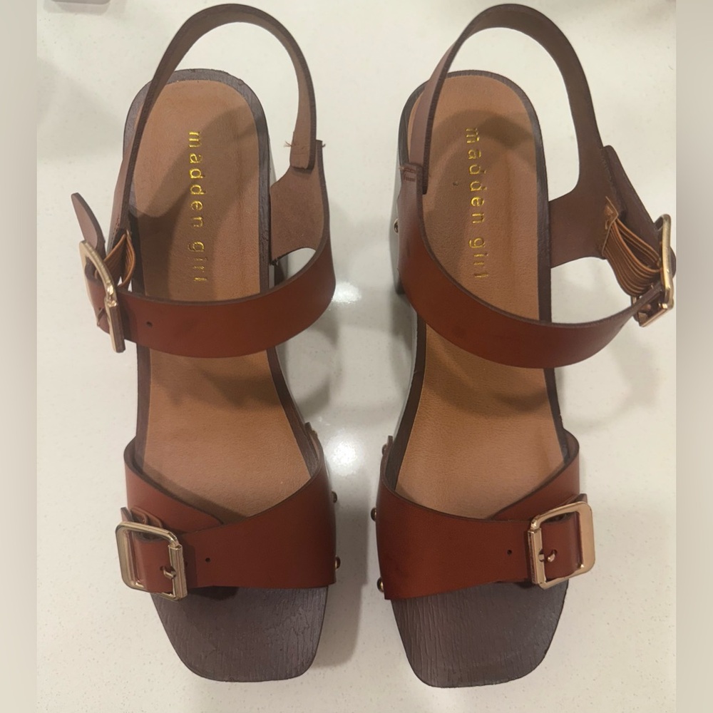 Brown madden girl wedge hills with close buckle